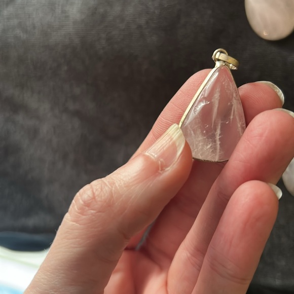 Lot of varying sized rose quart pendants slight damage - Picture 3 of 6